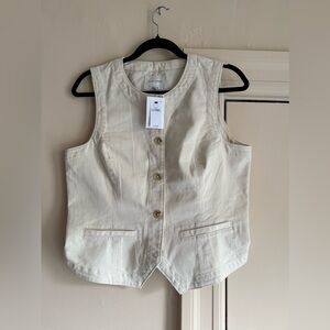 NWT Banana Republic Cream Sleeveless Button-Up Vest